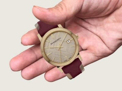 Cách phân biệt đồng hồ Burberry thật giả vô cùng đơn giản