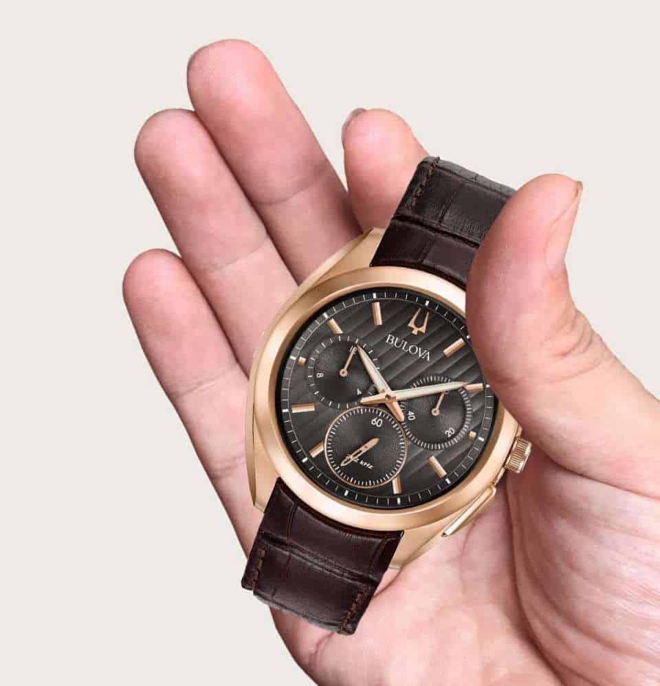 Đồng hồ Bulova Curv Chronograph Watch 97A124 3ATM với kiểu dáng độc đáo.