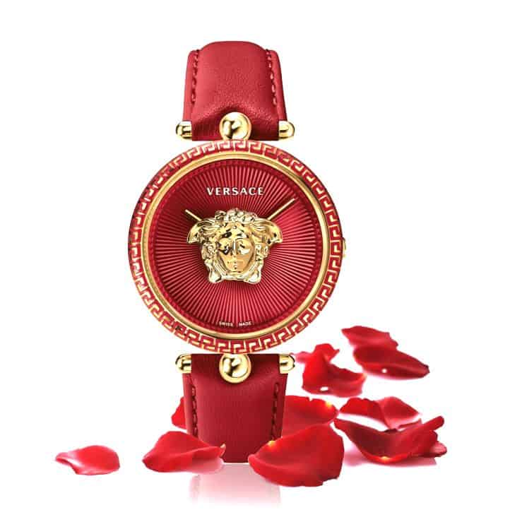 Đồng hồ Versace thể hiện vẻ ngoài táo bạo và vương giả.