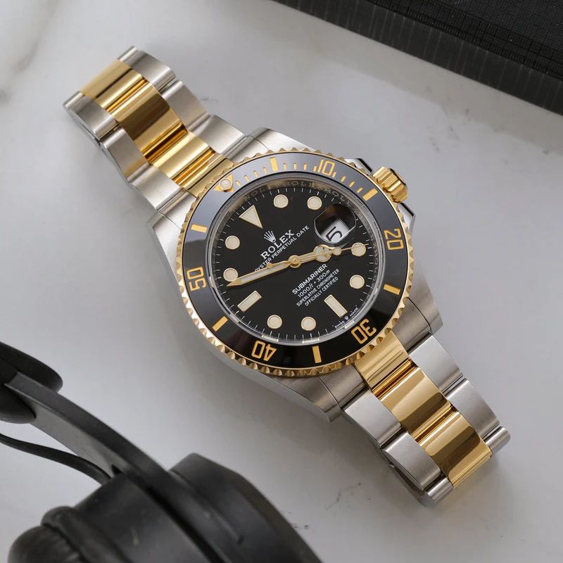 Giá đồng hồ Rolex vàng 18K bao nhiêu tại Store Việt Nam?
