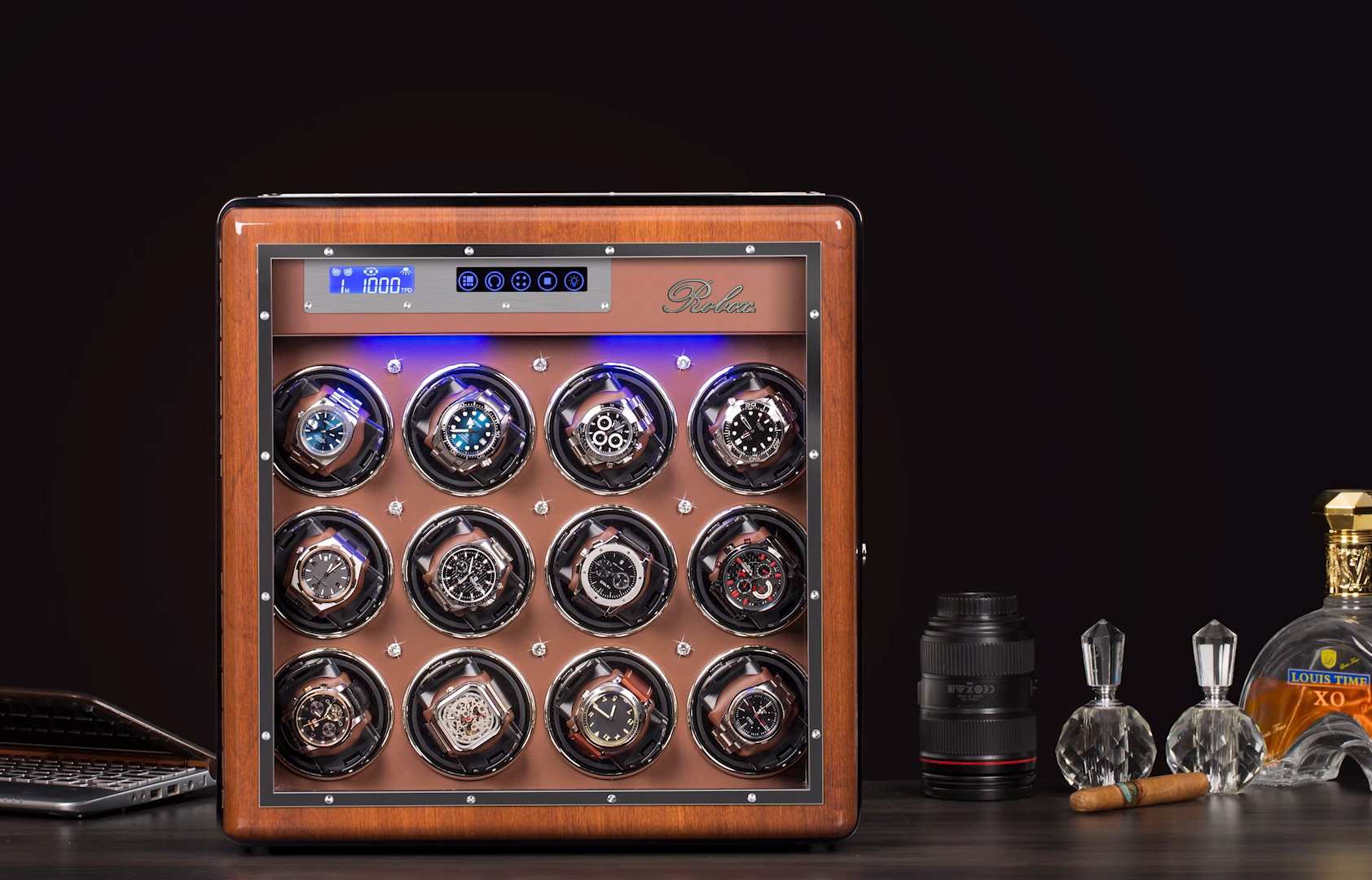Hai phiên bản hộp Robox bằng gỗ nổi bật.