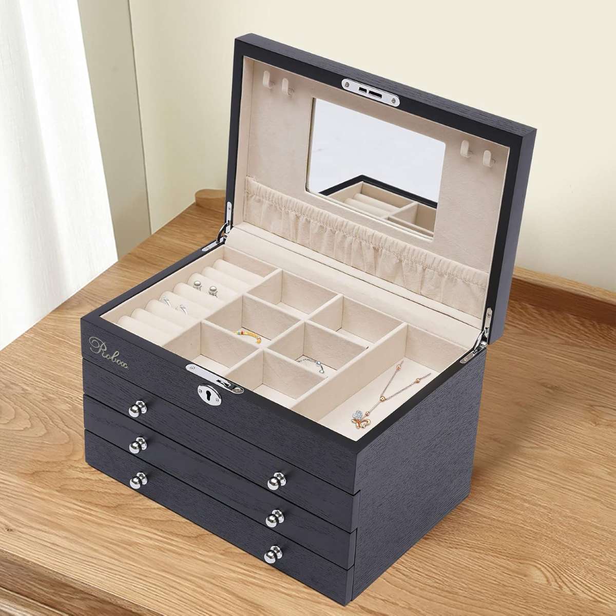 Hướng dẫn bảo quản trang sức, đồng hồ và mắt kính trong hộp Robox.
