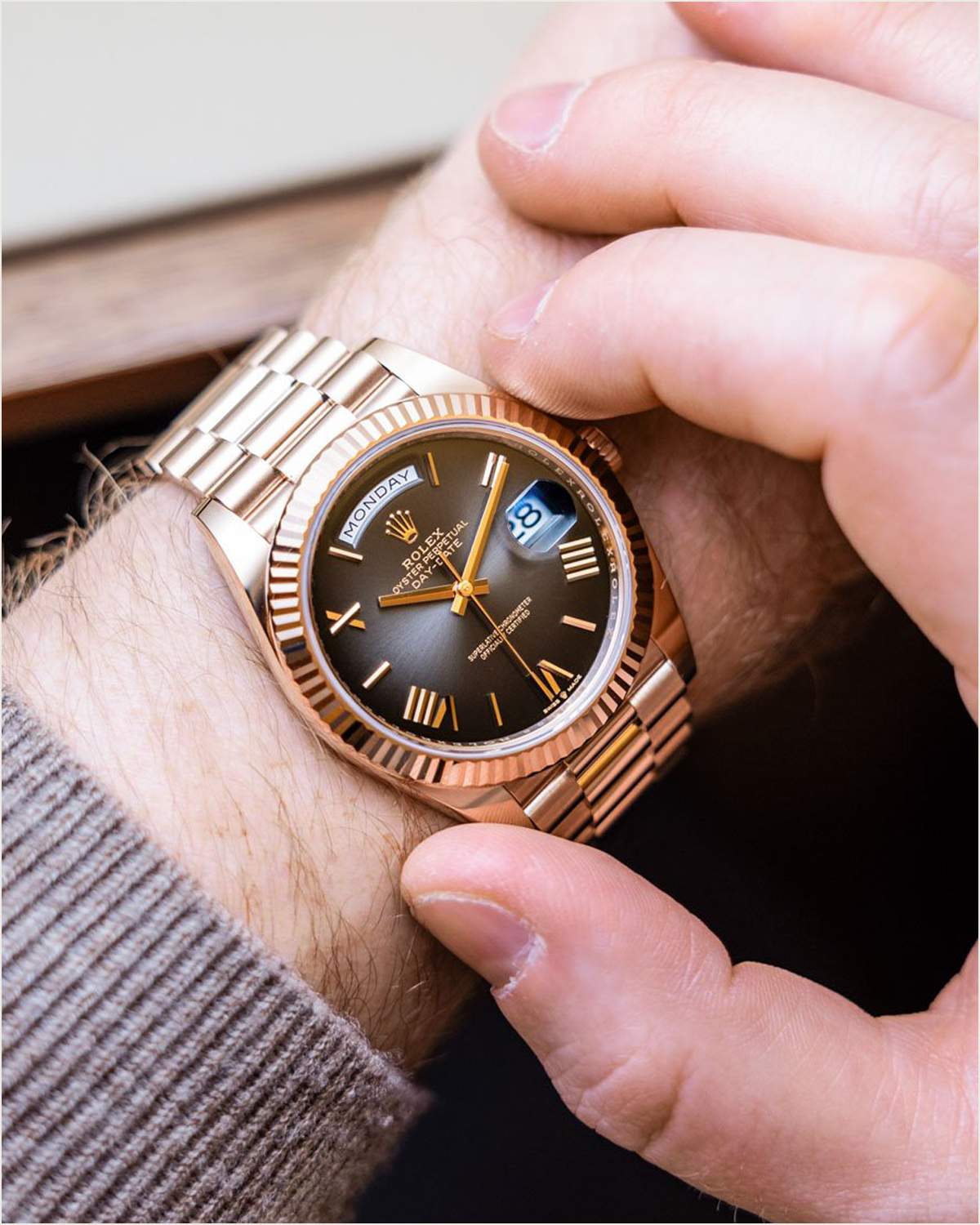 Mẹo xác minh đồng hồ Rolex chính hãng tại nhà.