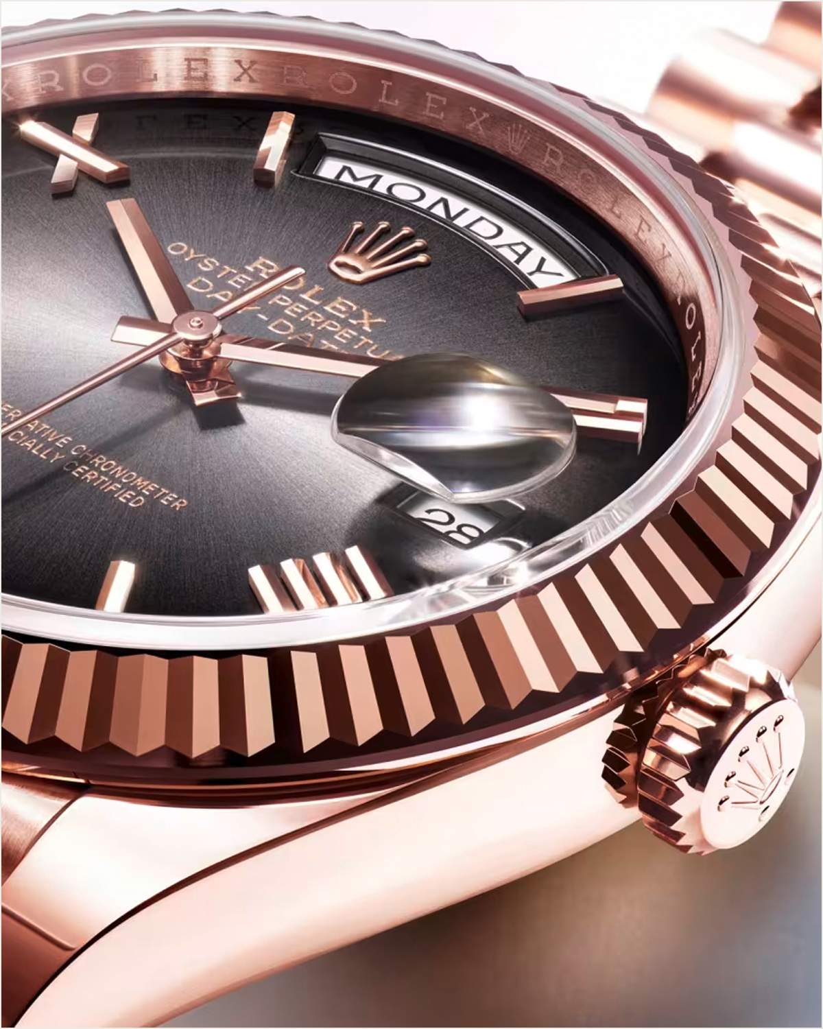 Phông chữ và chi tiết in trên mặt số đồng hồ Rolex.